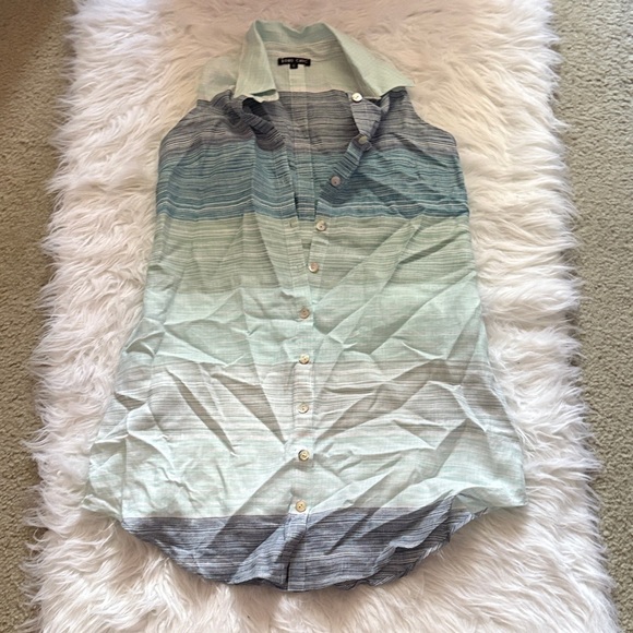 Chic Gradient Button Down Shirt - Picture 1 of 2